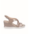 Sandalia cuña  piel charol beige