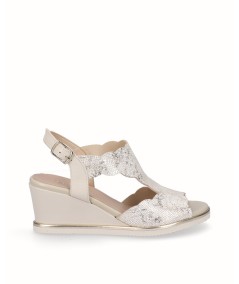 Leather wedge sandal with snake print combined beige skin