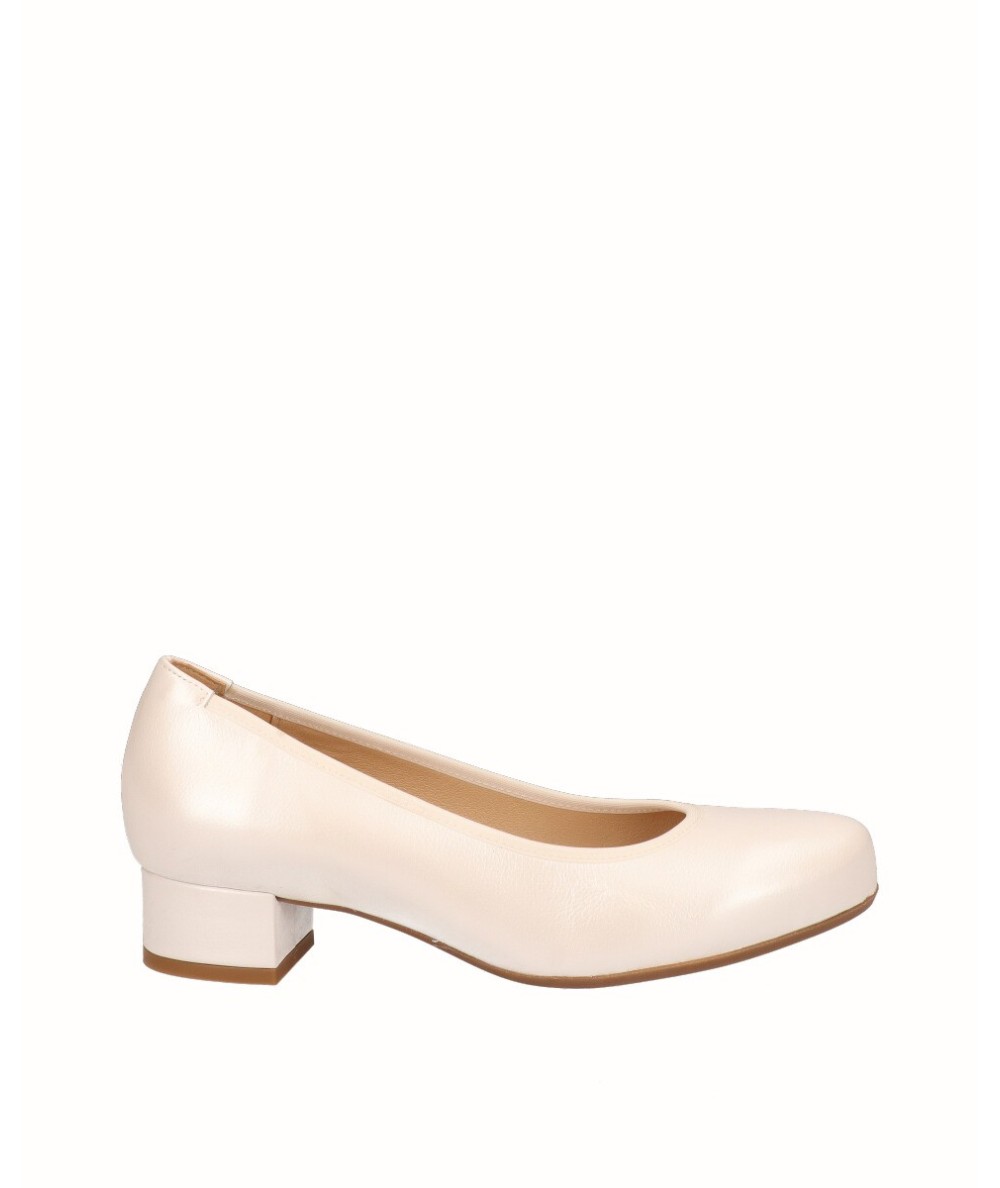 White pearly leather high-heeled shoe