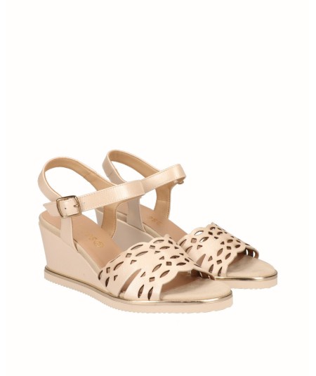 Beige pearly leather wedge sandal