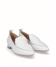 White leather flat moccasin shoe
