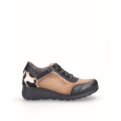 Animal print sports shoe