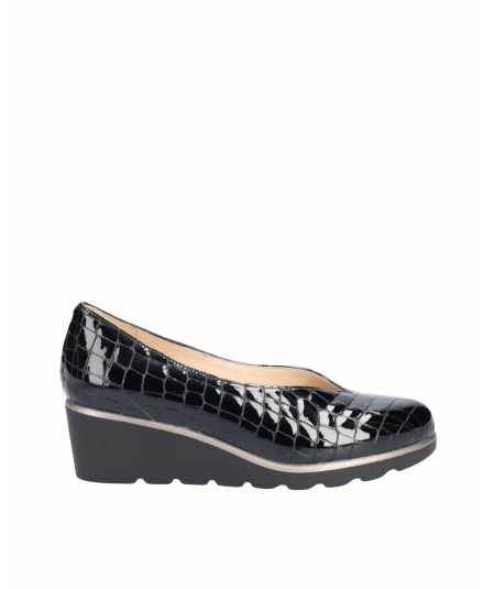 Black snake engraved patent leather wedge shoe
