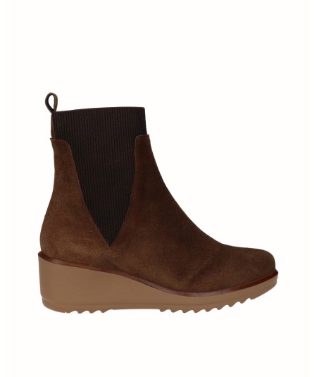 Brown suede leather wedge...