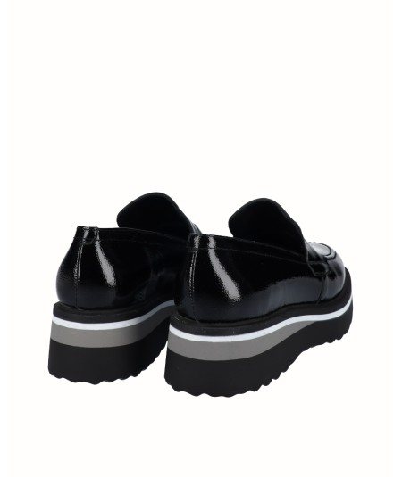 Black patent leather platform shoe