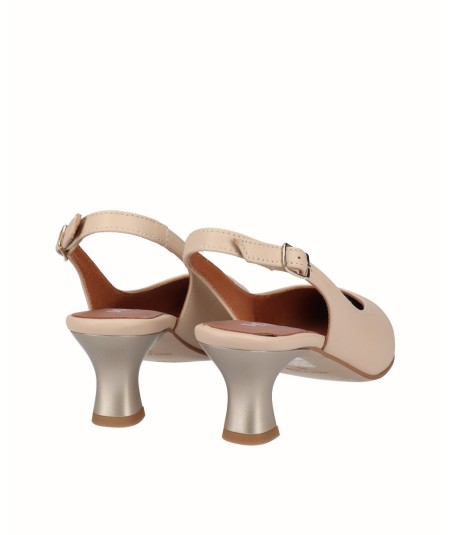 Beige leather slingback heeled shoe