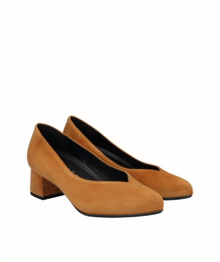 Mustard suede leather heeled shoe