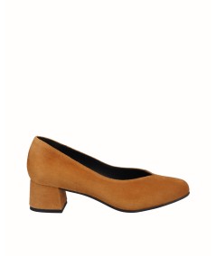 Mustard suede leather heeled shoe