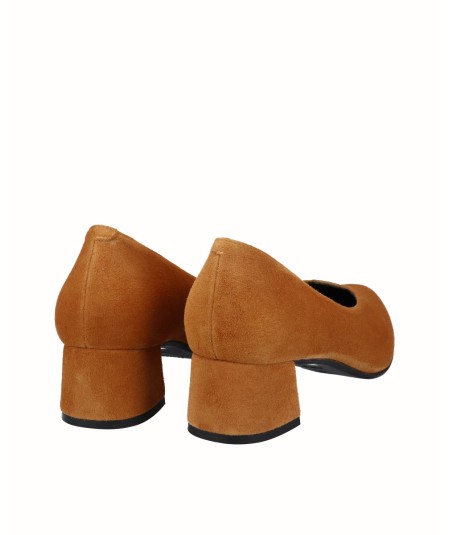 Mustard suede leather heeled shoe