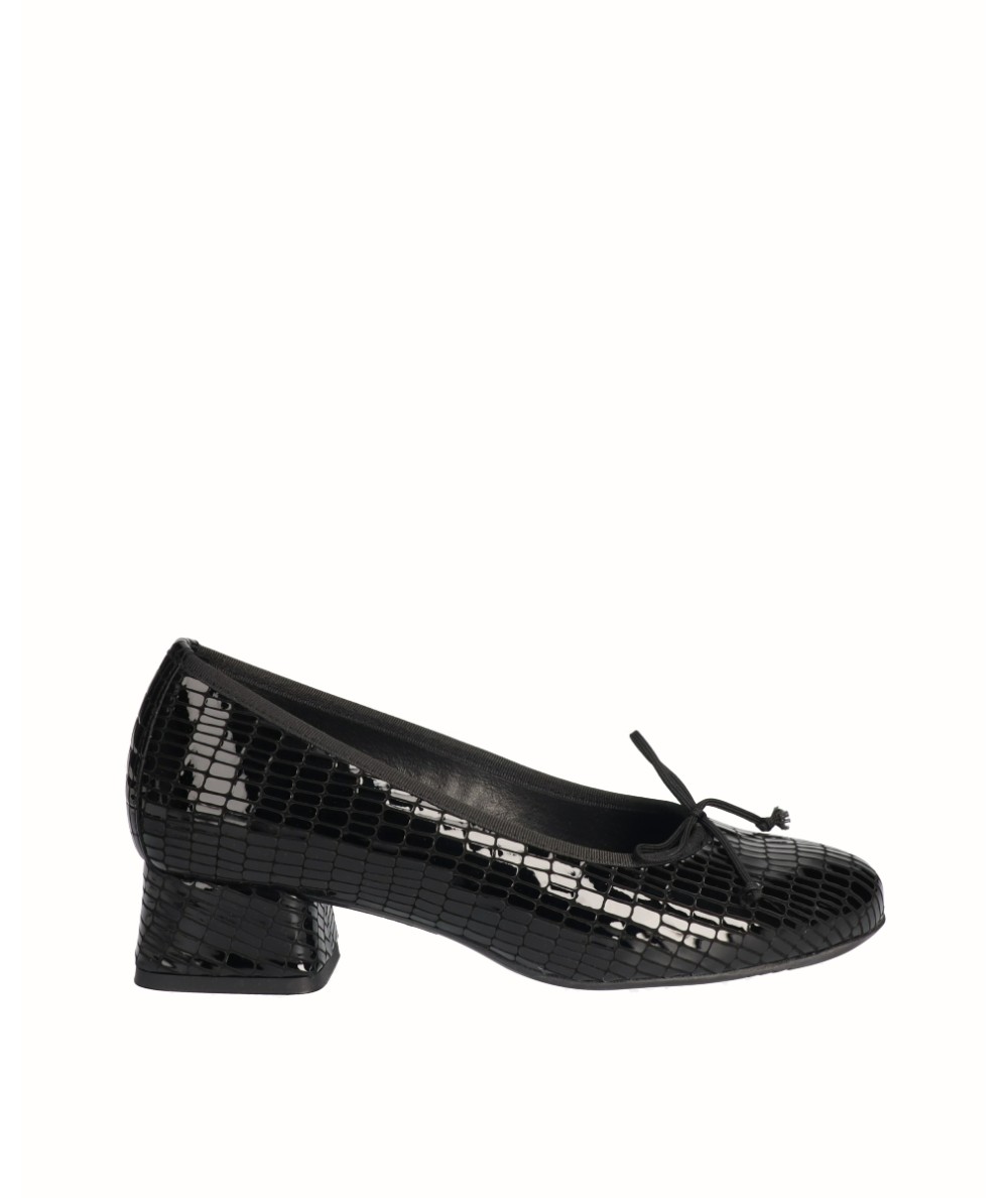 Black embossed leather heeled ballerina shoe