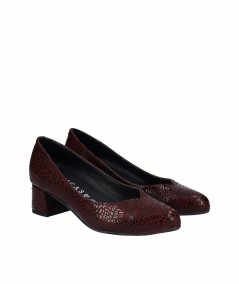 Burgundy engraved leather heel shoe