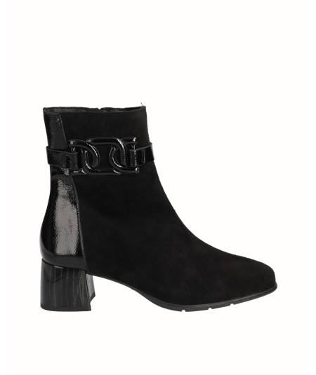 Black suede leather heeled...